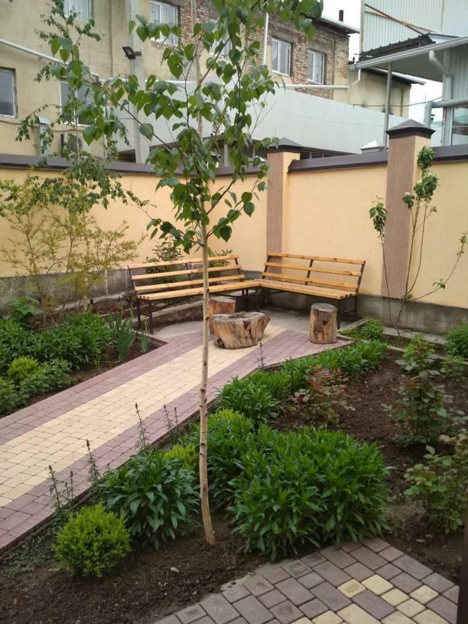 Medi Guest House Osch Exterior foto