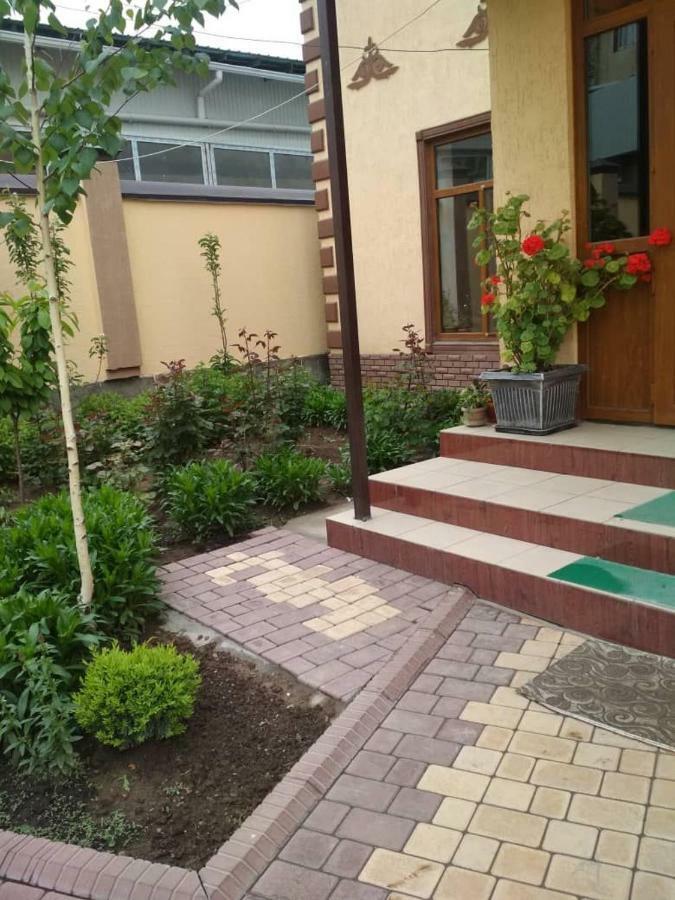 Medi Guest House Osch Exterior foto