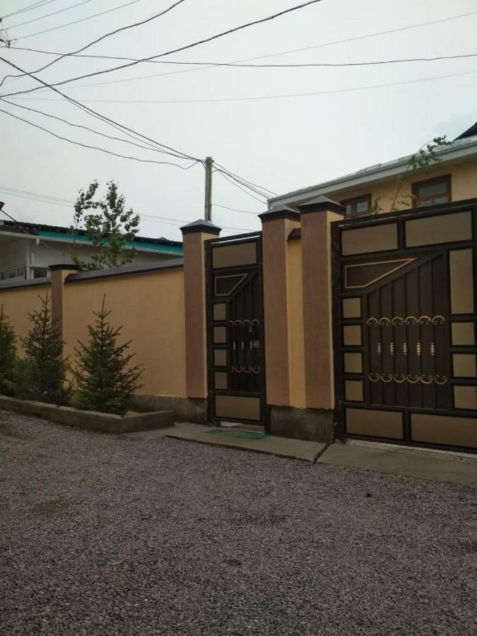Medi Guest House Osch Exterior foto