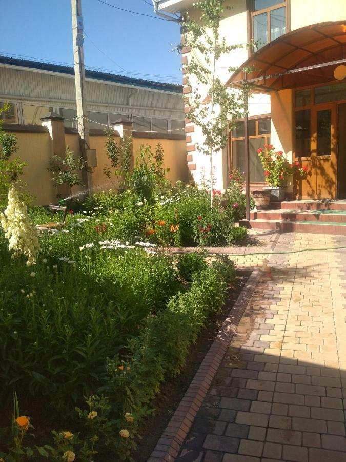 Medi Guest House Osch Exterior foto