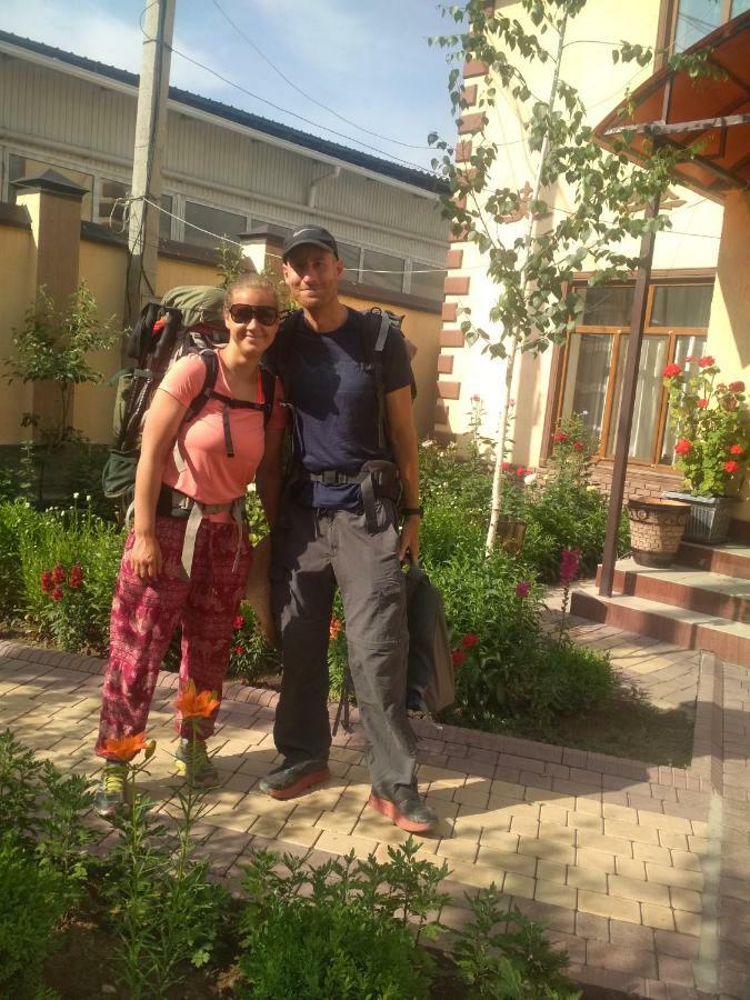Medi Guest House Osch Exterior foto
