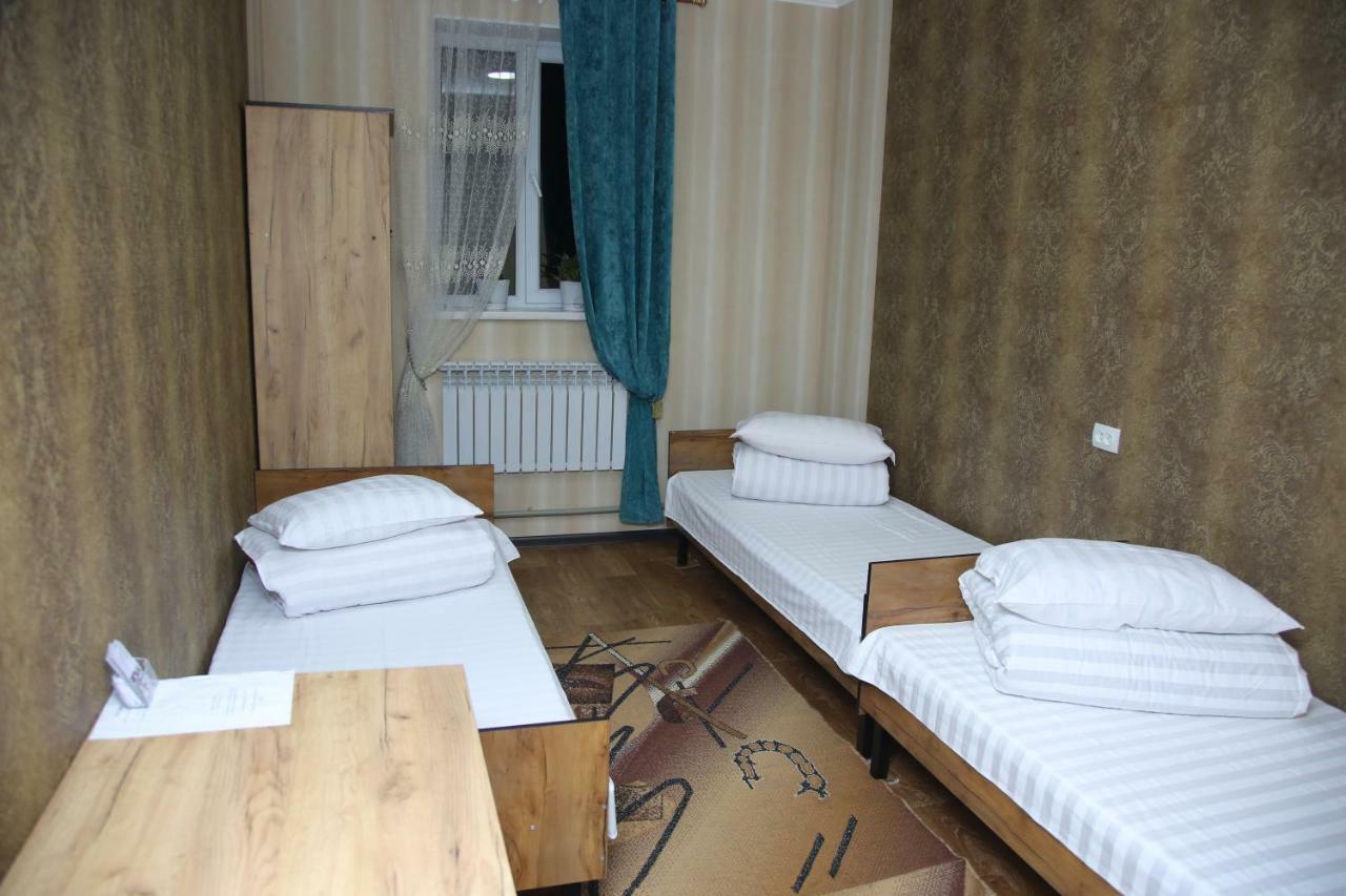Medi Guest House Osch Exterior foto