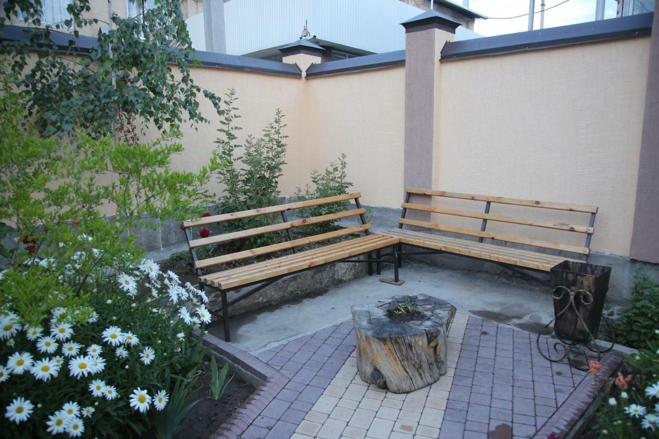 Medi Guest House Osch Exterior foto