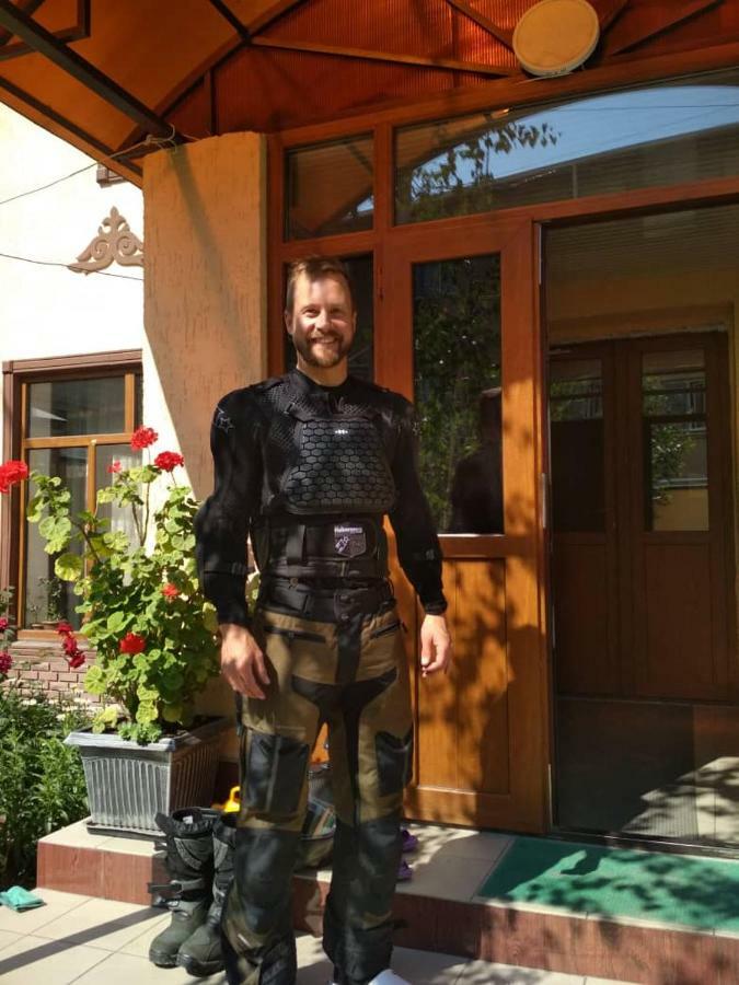 Medi Guest House Osch Exterior foto
