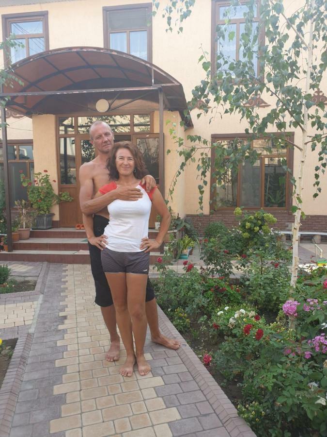 Medi Guest House Osch Exterior foto